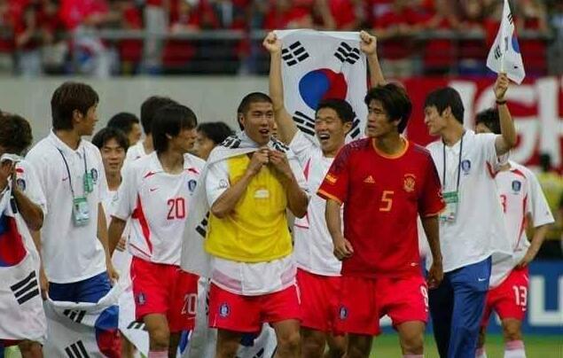 亚和维尼修 亚和维尼修