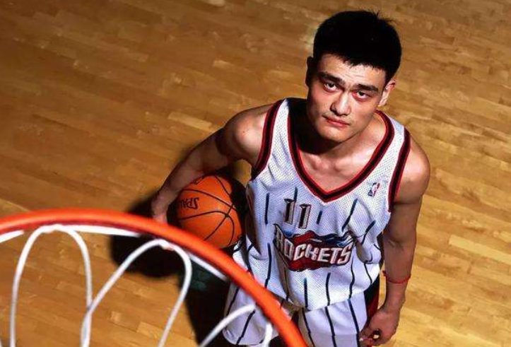 波兰前锋罗 波兰前锋罗