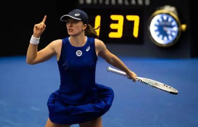 他以出色的 他以出色的