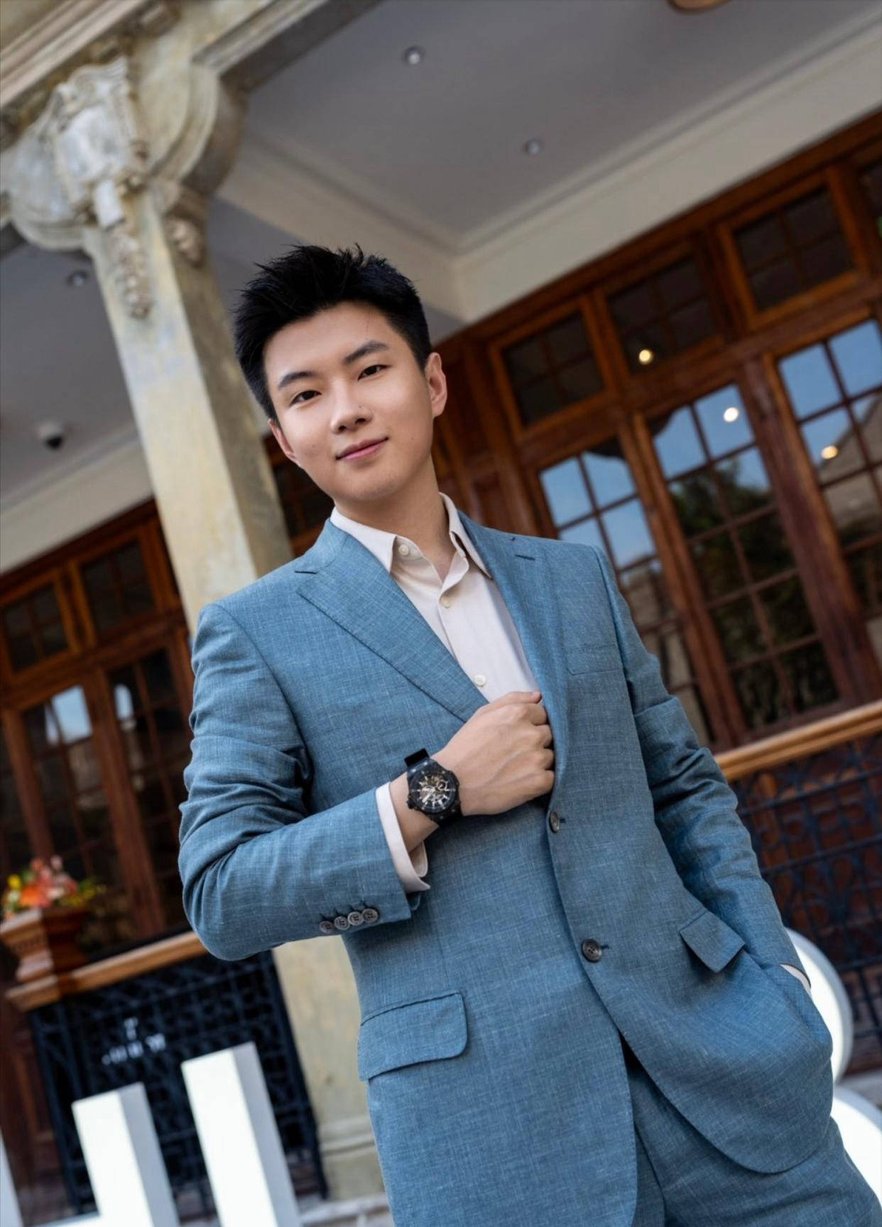 它强调以会 它强调以会